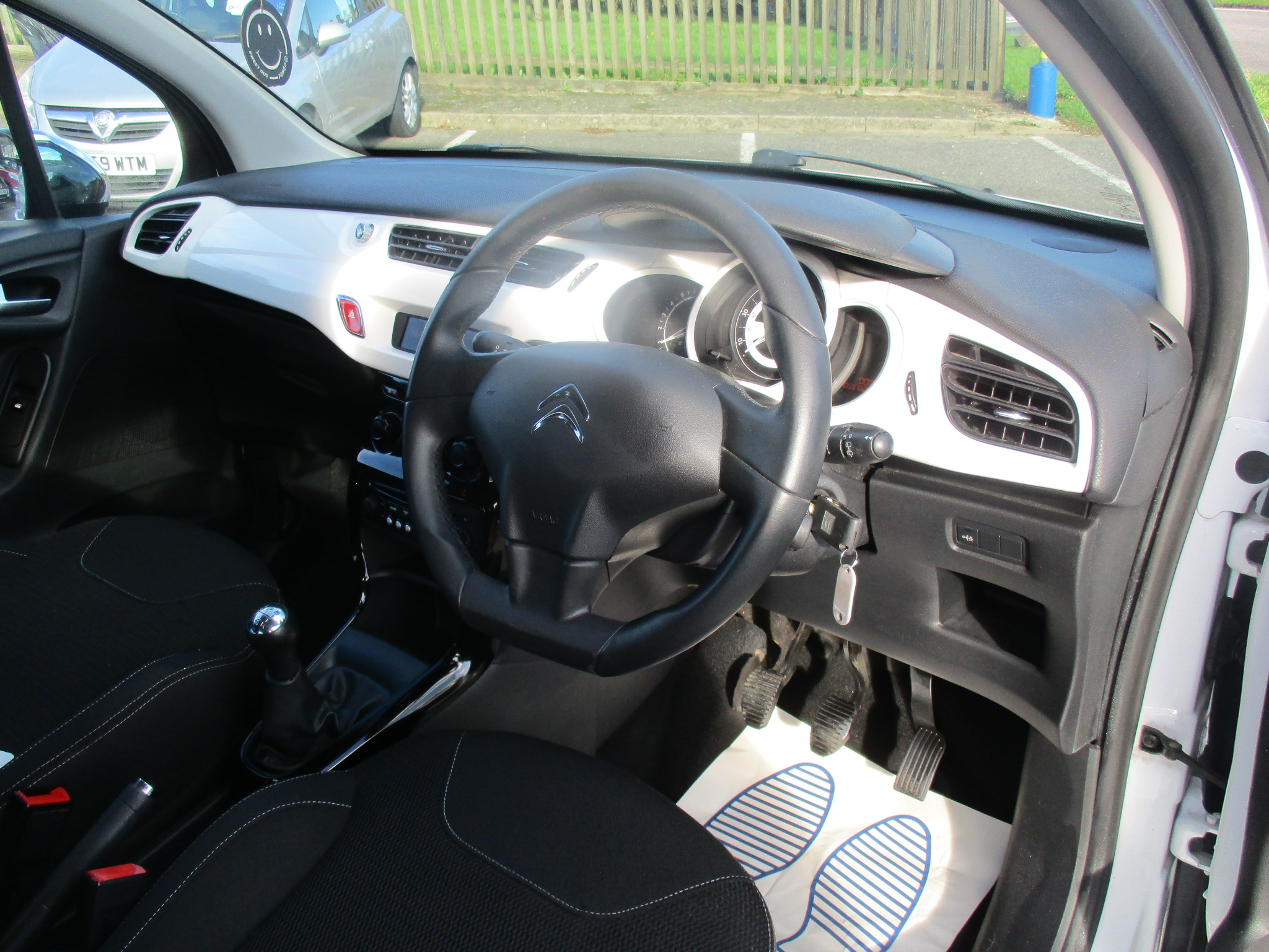 CITROEN C3 1.2 VTI SELECTION 2013